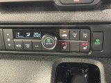 フロント両席にはシートヒーターが付いています!寒い日に便利な装備ですね。