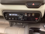 シートヒーターが付いています!寒い日に便利な装備ですね。