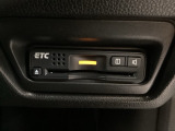ETCが付いてます。ETC搭載車しか通過できないスマートICが利用できるようになりますよ!現在スマートICの設置箇所も増えてきているので、高速道路利用の幅が広がりますね☆
