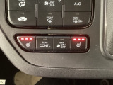 運転席と助手席にシートヒーターが付いています☆寒い時期に腰周りを温めてくれるので体全体が温まりやすいのは勿論、暖房と違い顔に風が当たらないので、乾燥肌やドライアイの方でも大丈夫☆