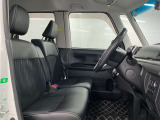 【運転席】シート周りは使用感も少なく、良好な状態となります。丁寧につかわれていたことがよくわかります。