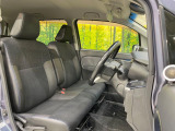 運転席シート廻りは使用感も少なく、良好な状態となっています。前オーナー様が丁寧に使っていたことがよくわかりますね。