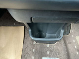 小物入れにもなるドリンクホルダー。