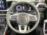 インテリアに合わせたデザインのステアリングは、運転される方のことも考え、運転しやすい形状、大きさです。是非一度、実際に触ってお確かめください。