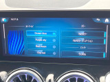 ●アンビエントライト(メーカーオプション):車内の間接照明はその日、その時の気分に合わせて色を変えることができます