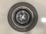 当社にてデモ走行時に装着していたワンシーズン使用の中古スタットレスタイヤ+ホイール4本セットを用意致しました。(2025年製、タイヤ+ホイールは現状渡し、保証対象外です)