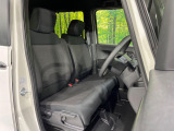運転席シート廻りは使用感も少なく、良好な状態となっています。丁寧に使われていたことがよくわかりますね。