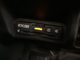 ETCが付いてます。ETC搭載車しか通過できないスマートICが利用できるようになりますよ!現在スマートICの設置箇所も増えてきているので、高速道路利用の幅が広がりますね☆