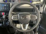 ステアリングから手を離さず、運転に集中したままオーディオ等の操作ができます。