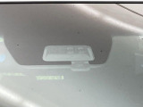 【三菱e-Assist】走行中に前方の車両等を認識し、衝突しそうな時は警報とブレーキで衝突回避と被害軽減をアシスト。より安全にドライブをお楽しみいただけます。