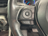 ステアリングにオーディオ操作スイッチが付いています。オーディオ画面に直接タッチしなくても操作が出来ますので、運転に集中できます。