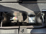 トランクルームのフタを開けると付属の車載工具がございます(^^) 必要に応じて買い足していただくことも可能です!