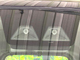 【スマートアシスト】走行中に前方の車両等を認識し、衝突しそうな時は警報とブレーキで衝突回避と被害軽減をアシスト。より安全にドライブをお楽しみいただけます。