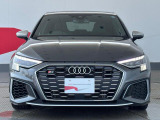 当店では、Audiの基準に基づく100項目にわたる納車前の法定点検・整備を無償で実施したうえで、ご納車しております。さらに当店では1年間の長期保証を無償付帯しております。