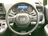 【純正革巻きステアリング】上質な革を使用することで、手にしっかり馴染みとても運転しやすいハンドルです♪