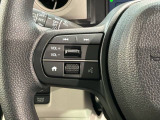 ステアリングにオーディオ操作スイッチが付いています。オーディオ画面に直接タッチしなくても操作が出来ますので、運転に集中できます。