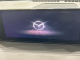 【10型メーカー純正ナビ】インテリアに溶け込むスタイリッシュな「専用設計」メーカーナビを装備♪視認性や操作性など基本性能にも優れ、より上質なカーライフをお楽しみいただけます。