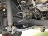 お車を安心してお乗りいただく為には、足回りの定期点検が欠かせません。サービスサポート(有償保証)では無料点検もご提供しており、安心のカーライフをお過ごしいただけるサポート体制が整っています。
