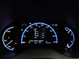 とっても見やすいメーターです。夜間時はラグジュアリーな気分にさせてくれる照明が魅力ですので、夜のドライブも楽しみになりますよ♪
