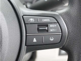 ◆アダプティブクルーズコントロール◆予め設定した車速内でクルマが自動的に加減速。前走車との適切な車間距離を維持しながら追従走行します。【LKAS】車線維持支援システムでステアリング操作を支援。