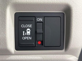 【パワースライドドア】スマートキーや運転席のスイッチでスライドドアの開閉が可能♪電動だから力を入れてドアを開ける必要が無く、小さいお子様でも、重い荷物を持っている時もラクに開け閉めできます♪