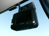 万が一の際の記録から煽り運転などの危険運転対策まで!!運転時の強い味方であるドライブレコーダーも付いています。