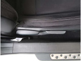 【シートアジャスター】上下調整できるシートアジャスター!運転手にあったドライバーズポジションができますね。