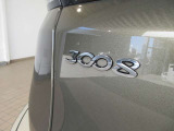 馴染み深いププジョーの3008刻印