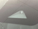 【エマージェンシーブレーキ】走行中に前方の車両等を認識し、衝突しそうな時は警報とブレーキで衝突回避と被害軽減をアシスト。より安全にドライブをお楽しみいただけます。
