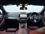 BMW Premium Selection 江戸川は、約20台の展示スペースがあり、常時新車拠店より厳選された認定中古車が続々と入庫しております。