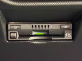 ETCカードを挿入することで高速道路を利用する際の支払いがキャッシュレスになったり、ETCスマートインターチェンジが利用できたり、とても便利なアイテムです!保証は修理保証のみとなります。