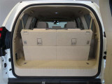 広々としたラゲージスペースを備えています。大きなものや長さのある荷物もしっかりと積み込めます。