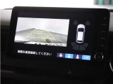 ◆リアワイドカメラシステム◆3種類の表示で後方確認をサポート♪セレクトレバーを「R」の位置に入れるとカメラ画像に切り替え。ノーマルビューでは従来のリアカメラと同様の標準的なビューで表示します!
