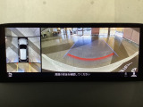 狭い場所での駐車やすれ違いなどでより的確な運転操作に役立つ360&deg;ビューモニターが装備されています。