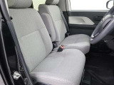 見えないところまで徹底洗浄!中古車をキレイで気持ちよくお乗りいただけるよう、トヨタ認定中古車はしっかりクリーニング。エンジンルームやシートを外した洗浄まで目に見えないところまで徹底的に洗浄しています。
