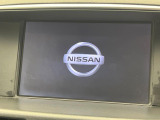 【メーカー純正ナビ】インテリアに溶け込むスタイリッシュな「専用設計」メーカーナビを装備♪視認性や操作性など基本性能にも優れ、より上質なカーライフをお楽しみいただけます。