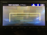 バックカメラの画像です。ガイドラインがスムースな車庫入れをサポートいたします。車庫入れの安心感がアップしますね。