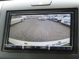 バックカメラも装備しています。気になる後ろの見通しや車庫入れにも大活躍!運転が困難な場所でもしっかりサポート!心強い味方のモニターです。【バックカメラ】付の車って1回乗るとクセになります。