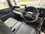 運転席の画像です。