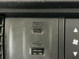 (Type-C〈3A〉)USBチャージャー搭載。スマートフォンなどの充電にとっても便利です