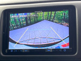 【バックカメラ】駐車時に後方がリアルタイム映像で確認できます。大型商業施設や立体駐車場での駐車時や、夜間のバック時に大活躍!運転スキルに関わらず、今や必須となった装備のひとつです!