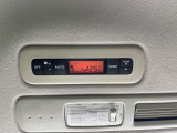 【リアオートエアコン】広い後部座席には必須の機能!風量や温度を自動で調整し前席と同様な車内環境にしてくれるリアオートエアコンを装備。夏の暑さも冬の寒さもストレスなく快適にお過ごしいただけます♪