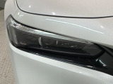 LEDヘッドライトは、点灯の瞬間から最大光量を発揮し、突然暗くなるトンネルなどでの安定感を高めます。