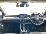 【インパネ】伸びやかで操作性の高いインパネ周り。毎日乗る車だからこそお気に入りの空間で。