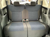 後席の足元も広々。ゆったりしています。