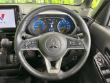 【純正革巻きステアリング】上質な革を使用することで、手にしっかり馴染みとても運転しやすいハンドルです♪