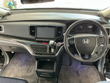 【前方視界】開放的な前方視界!運転がしやすく疲れにくいです♪窓が大きく、見通しがとっても良いおクルマですよ♪