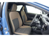 しっかりとしていて上質な座り心地のシートです。 座り心地も良くて長時間の運転も快適ですよ。 肌触りの良いシートが評判です。