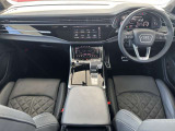Audiのインテリアはエクステリア同様、優れたデザイン性とクオリティ、そして機能性を兼ね備えております。