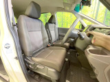 運転席シート廻りは使用感も少なく、良好な状態となっています。丁寧に使われていたことがよくわかりますね。